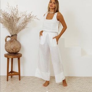 Free the label set 100% linen